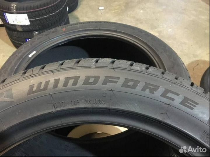 Windforce Snowblazer UHP 245/45 R19 102V