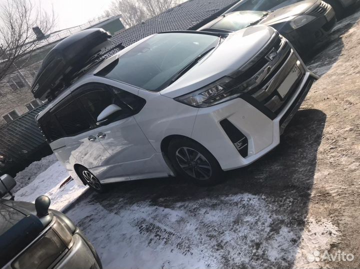 Трансфер, аренда минивэна Toyota Noah 2020гв