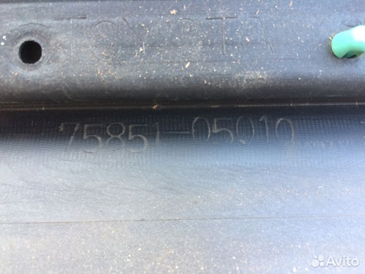 Порог правый пластик Toyota Avensis 250