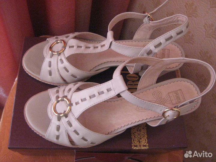 Женские новые босоножки