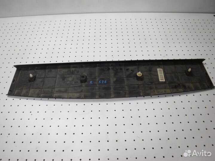 Обшивка двери багажника Geely Emgrand EC7