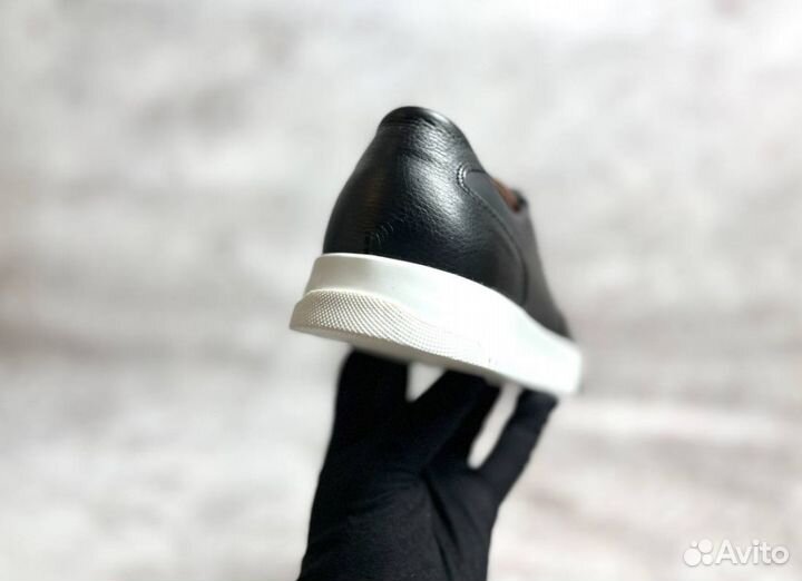 Кроссовки Boss надежные