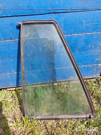 Стекла на мерседес 124