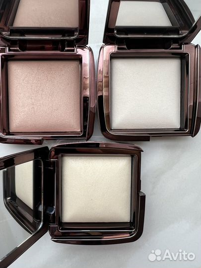Hourglass Ambient Lighting Powder пудры в наличии