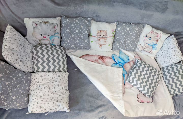 Бортики в детскую кроватку с одеялом