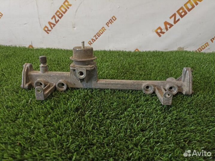 Топливная рампа Opel Frontera L4 C24NE 1991-1998