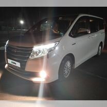 Toyota Noah 1.8 CVT, 2015, 130 000 км, с пробегом, цена 2 400 000 руб.