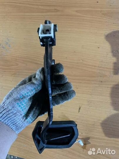 Педаль тормоза Peugeot 208 хетчбек 1.6 VTI 16V 120