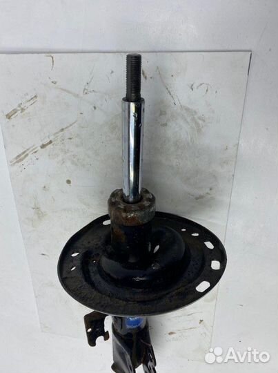 Стойка подвески передняя правая Toyota Camry V40