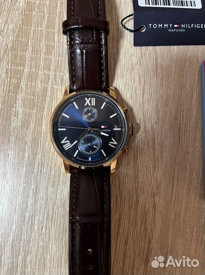Часы tommy hilfiger