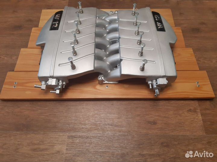 Вешалка для одежды настенная