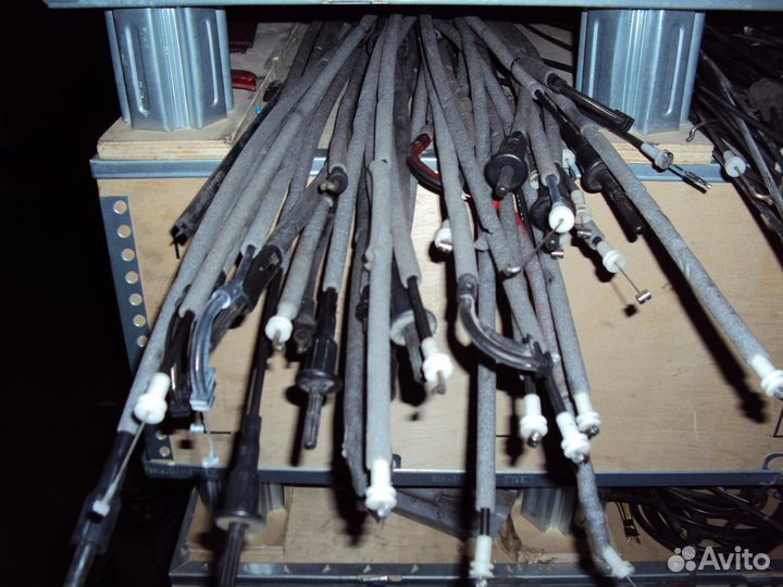 Трос замка Мерседес Вито Виано 639 Vito Viano W639