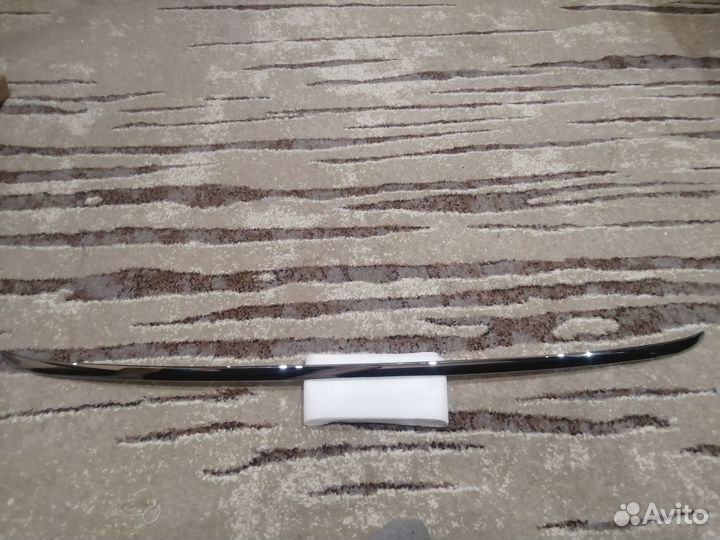 Новый хром молдинг на дверь багажника Lexus NX 2