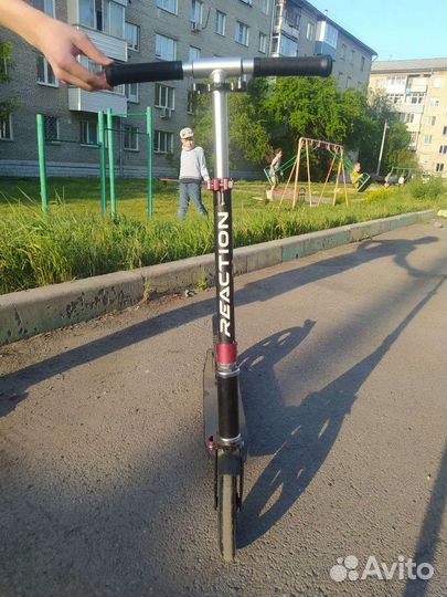 Самокат с большими колёсами складной