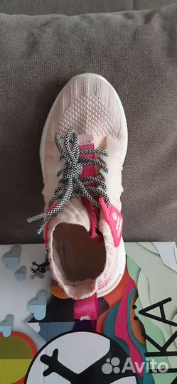 Кроссовки для девочки