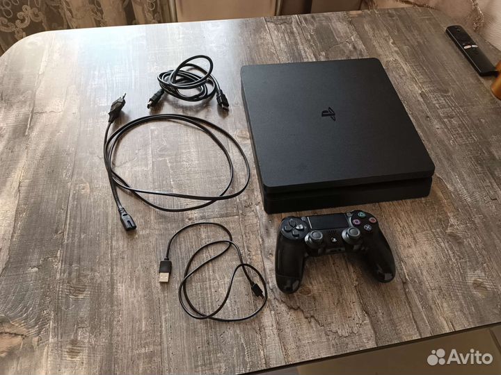 Playstation 4 slim 1tb
