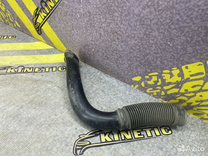 Патрубок воздушного фильтра Ларгус Логан 8V Сандер