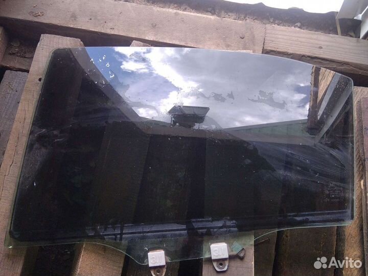 Стекло Honda Accord 8 заднее левое