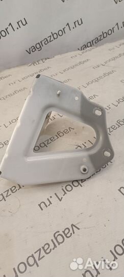 Кронштейн крепления крыла Audi A6 (C6) III (2004–2