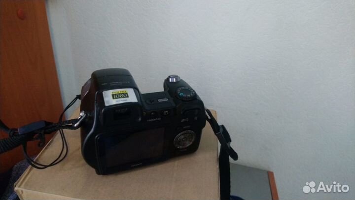 Sony Cyber-shot DSC-H7