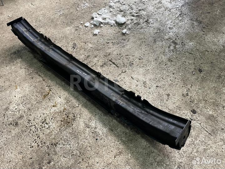 Усилитель бампера передний Scania P 5 2008