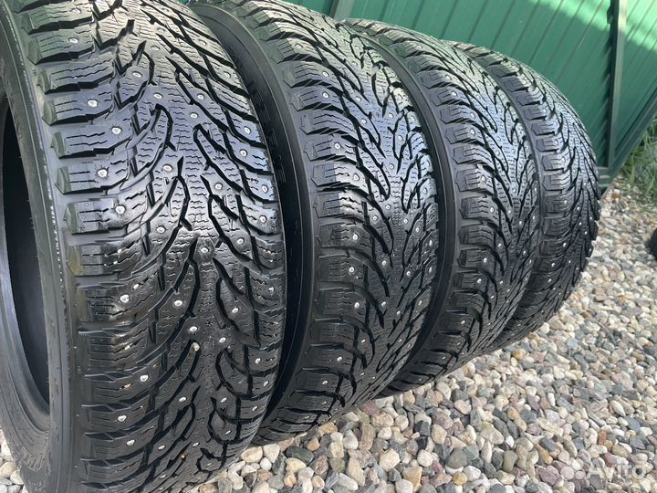 Nokian Tyres Hakkapeliitta 9 SUV 215/65 R16