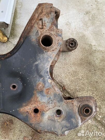 Подрамник hyundai getz 624011c100