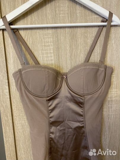 Комплект вещей на девушку размер 44