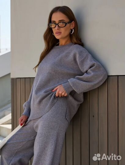 Вязаный костюм женский