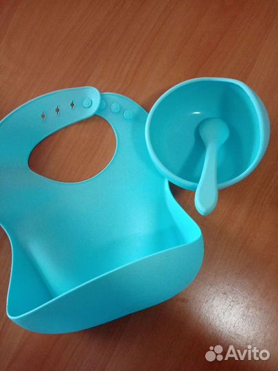 Набор нагрудник силиконовый с тарелкой+ложка