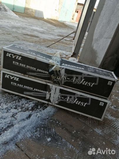 Стойки KYB