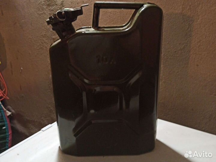 Канистры металлические 10 л