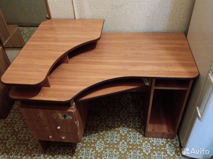 Кампютарный стол