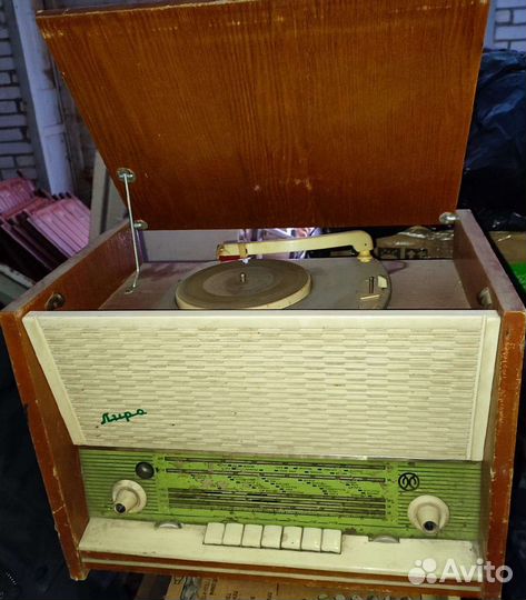 Радиола, конденсаторы, лампы