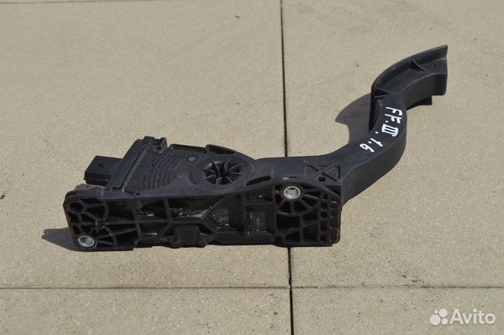 Педаль газа Ford Focus 3