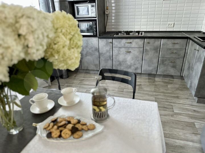 3-к. квартира, 80,1 м², 1/2 эт.