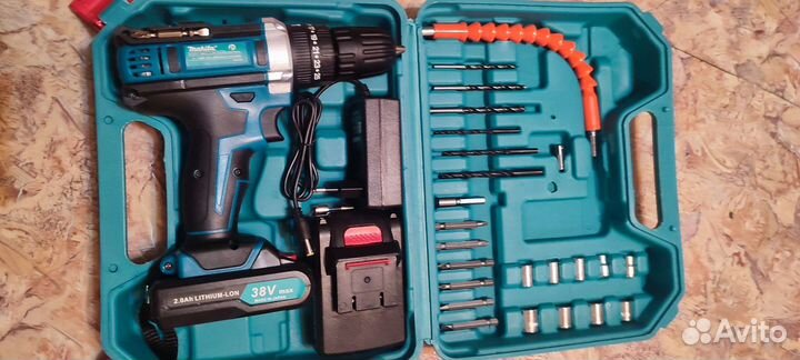 Шуруповерт makita