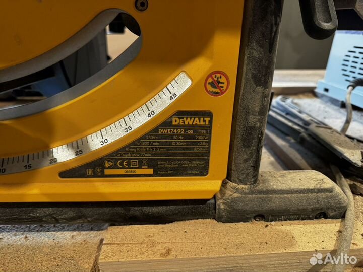 Циркулярная пила dewalt DWE7492, 250мм, настольная