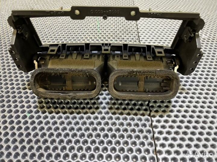 Дефлектор воздушный зад. Lexus Lx570