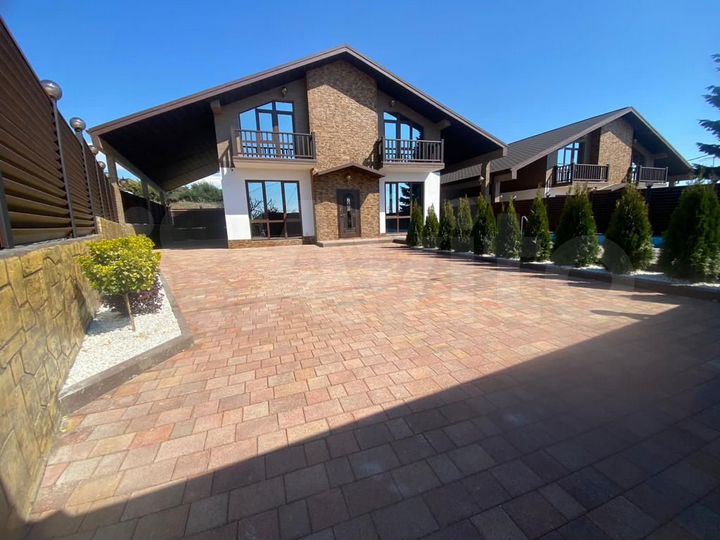 Дом 180 м² на участке 5 сот.