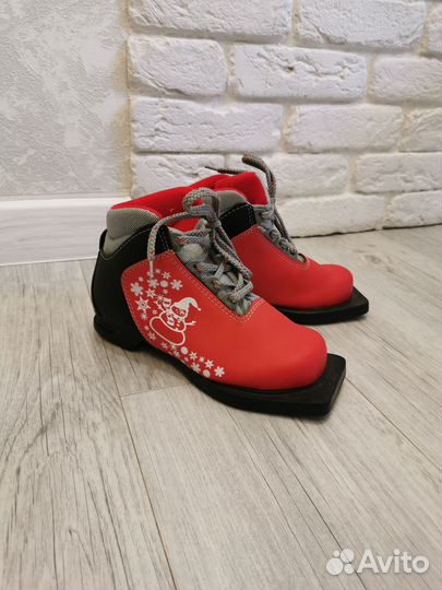 Комплект (Беговые лыжи, палки, ботинки)