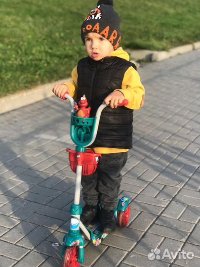Самокат трехколесный