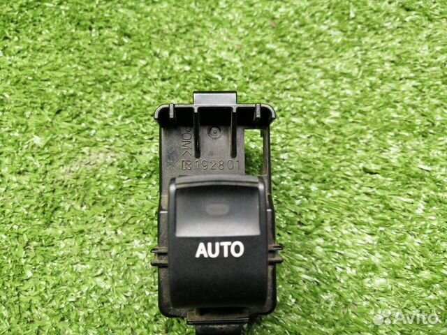 Кнопка стеклоподъемника задняя левая Toyota Land