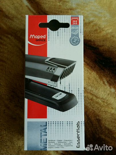Степлер канцелярский новый