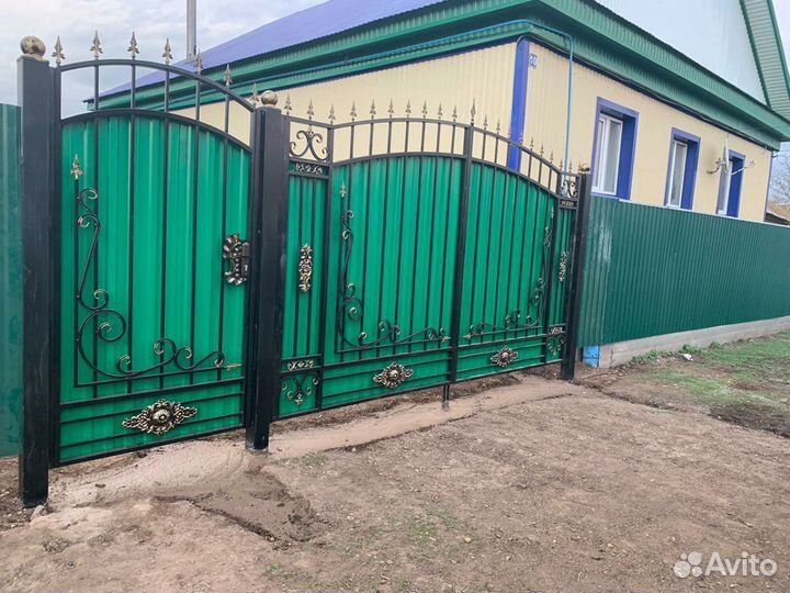 Распашные ворота кованые