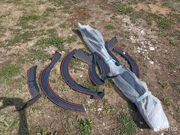 Пластиковые молдинги X-Ray 1, 2017