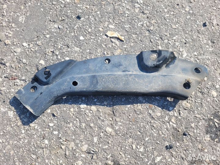 Кронштейн фары левый верхний polo mk5