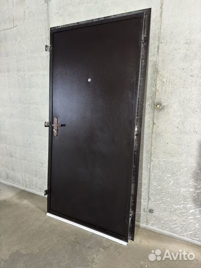 Вхожная дверь в отличном состоянии