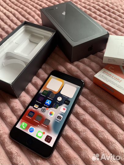 Телефон iPhone 8 Plus 64Gb Black