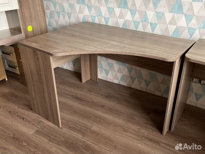 Стол письменный